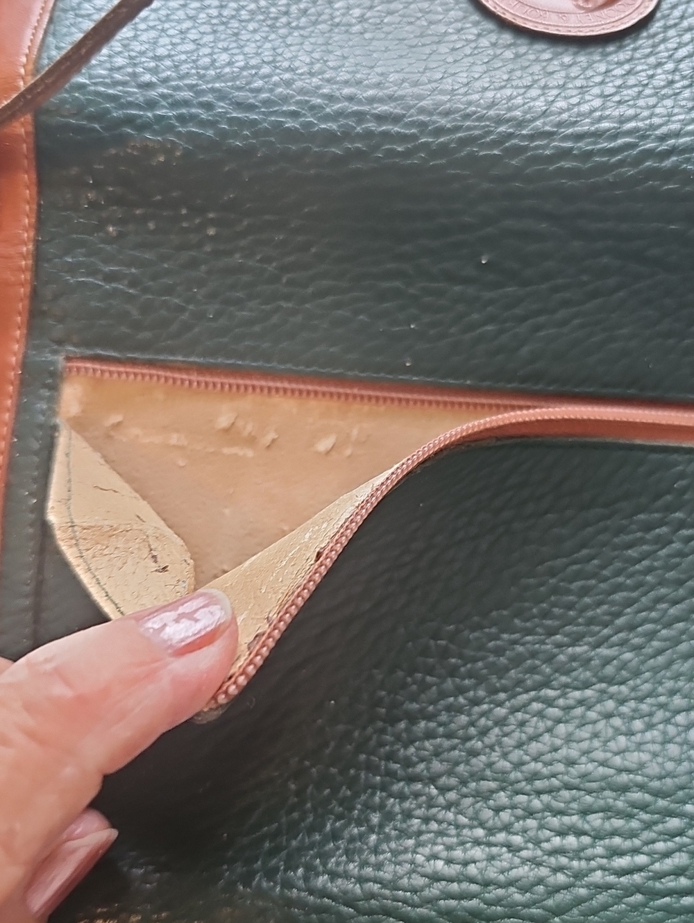 Dooney & Bourke Vintage All Weather Leather Crossbody Wallet Womens OS Green Tan - Picture 7 of 9